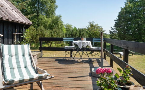 Nadia - 300M to the Fjord: Bleu, Arbuste, Chalet, Couverture De Sol, Jardin, Biens, Ombre, Aménagement Paysager, Ferme, Eco Hôtel