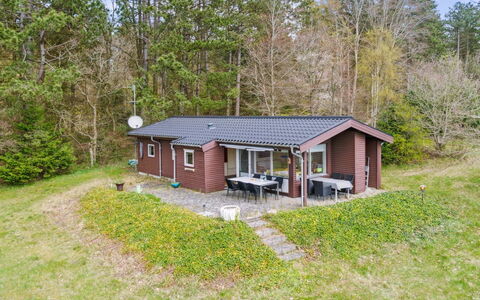 Enita - 350M from the Sea: Bois, Domicile, Porche, Plate-Forme, Dur, Toit, Tache De Bois, Parquet, Eco Hôtel