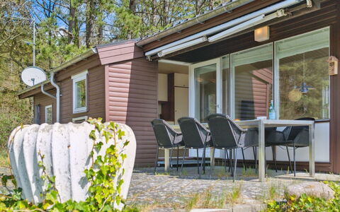 Enita - 350M from the Sea: Bois, Domicile, Porche, Plate-Forme, Dur, Toit, Tache De Bois, Parquet, Eco Hôtel