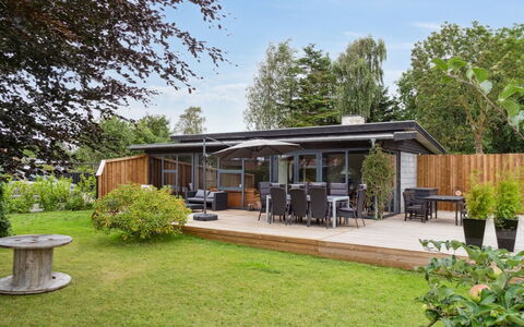 Joseline - 150M from the Sea: Architecture, Toit, Domicile, Composite, Daylighting, Siding, Allée