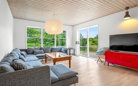 Guthbrand - 800M from the Sea: Meubles, Sol, Design Intérieur, Sol, Bois, Parquet, Plafond, Canapé, Pièce, Salon