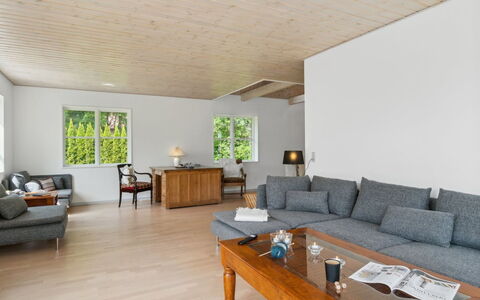 Guthbrand - 800M from the Sea: Meubles, Mobilier De Jardin, Chaise, Jardin, Ombre, Dur, Tableau De Plein Air, Aménagement Paysager, Patio, Pelouse