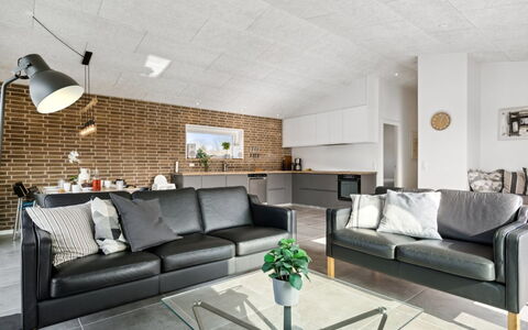 Asel - 350M from the Sea: Meubles, Design Intérieur, Sol, Mur, Canapé, Bois, Plafond, Sol, Salon, Pièce