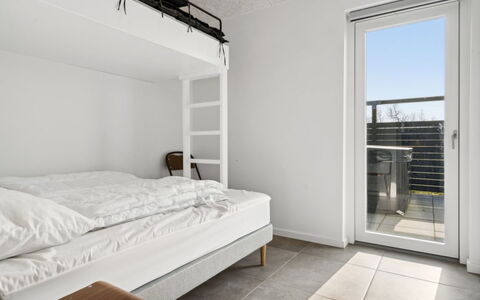 Asel - 350M from the Sea: Bois, Sol, Sol, Appartement, Chambre, Tache De Bois, Dur, Planche, Lit, Parquet