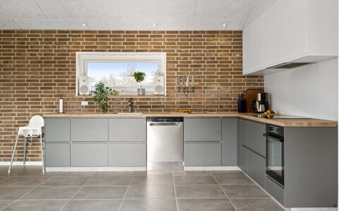 Asel - 350M from the Sea: Cuisine, Mur, Sol, Bois, Cabinetry, Comptoir, Design Intérieur, Sol, Meubles, Appareil De Cuisine