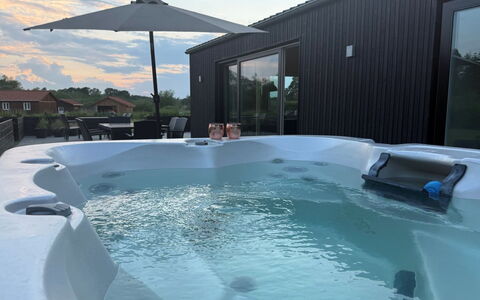 Asel - 350M from the Sea: Composite, Jacuzzi, Baignoire, Luminaire Plomberie, Piscine, Mobilier De Jardin, Cour, Hôtel