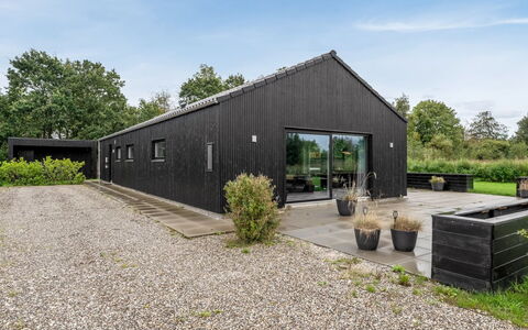 Asel - 350M from the Sea: Toit, Domicile, Porte, Chalet, Ombre, Siding, Cour, Biens, Arrière-Cour