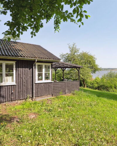 Ginne - 100M to the Fjord