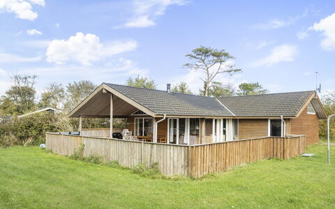 Frieda - 250M from the Sea: Toit, Maison, Domicile, Chalet, Porche, Lot Terre, Zone Rurale, Établissements Humains, Biens, Ombre