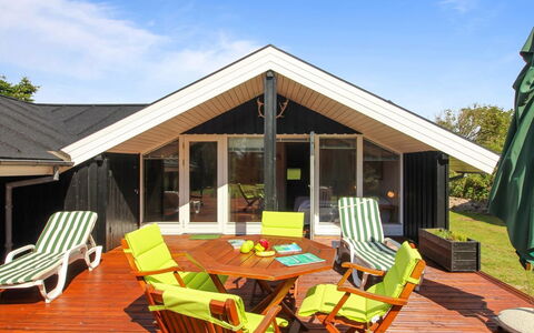 Alban - 700M from the Sea: Meubles, Design Intérieur, Chaise, Sol, Table, Recours, Sol, Plafond, Pièce, Eco Hôtel