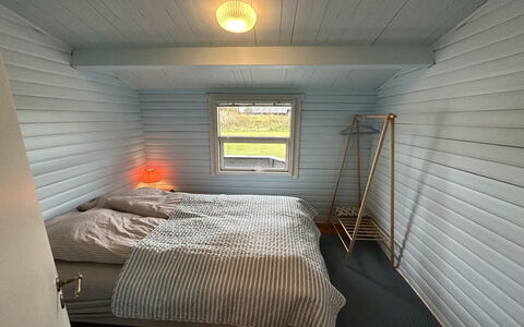 Freding - 450M from the Sea: Bois, Plafond, Sol, Sol, Chambre, Dur, Drap De Lit, Tache De Bois, Planche, Literie