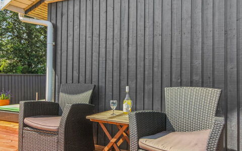 Wisti - 600M from the Sea: Bois, Planche, Dur, Tache De Bois, Matériau Naturel, Siding, Parquet, Contre-Plaqué, Lumber, Plate-Forme