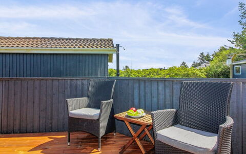 Wisti - 600M from the Sea: Herbe, Vert, Maison, Chalet, Prairie, Zone Rurale, Écorégion, Paysage, Lot Terre, Arbuste