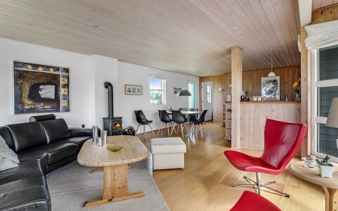 Thomsen - 475M from the Sea: Bleu, Piscine, Meubles, Mobilier De Jardin, Recours, Chaise, Ombre, Eco Hôtel, Pot De Fleur