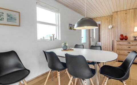 Thomsen - 475M from the Sea: Bleu, Piscine, Meubles, Mobilier De Jardin, Recours, Chaise, Ombre, Eco Hôtel, Pot De Fleur