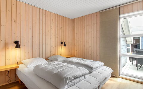 Thomsen - 475M from the Sea: Bleu, Piscine, Meubles, Mobilier De Jardin, Recours, Chaise, Ombre, Eco Hôtel, Pot De Fleur