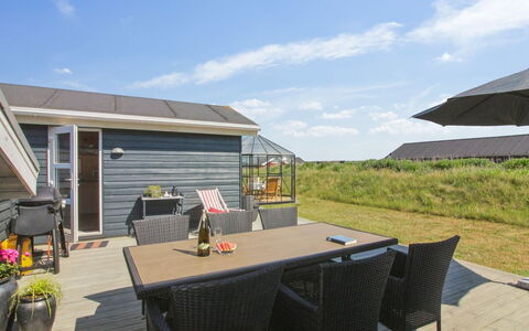 Thomsen - 475M from the Sea: Toit, Domicile, Lot Terre, Chalet, Porte, Mobilier De Jardin, Siding, Chaise, Patio, Biens