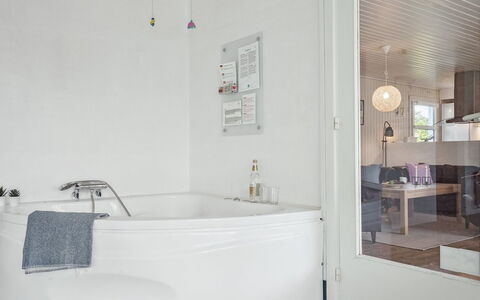 Ingebore - 700M from the Sea: Design Intérieur, Sol, Sol, Luminaire Plomberie, Plafond, Salle De Bains, Baignoire, Pièce, Meubles, Plomberie