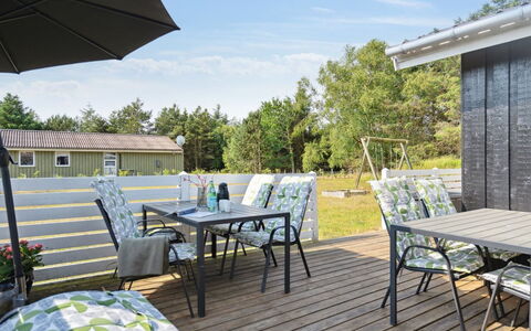 Ingebore - 700M from the Sea: Bois, Meubles, Mobilier De Jardin, Chaise, Tableau De Plein Air, Table, Plate-Forme, Ombre, Porche, Table Cuisine Et Salle A Manger