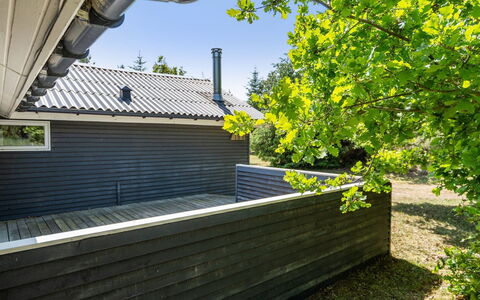 Aneline - 700M from the Sea: Herbe, Vert, Maison, Chalet, Prairie, Zone Rurale, Écorégion, Paysage, Lot Terre, Arbuste