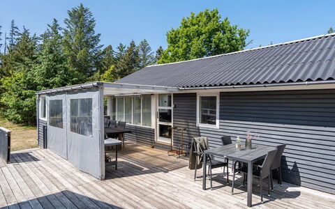 Aneline - 700M from the Sea: Meubles, Design Intérieur, Sol, Bois, Sol, Plafond, Parquet, Chaise, Table, Éclairage