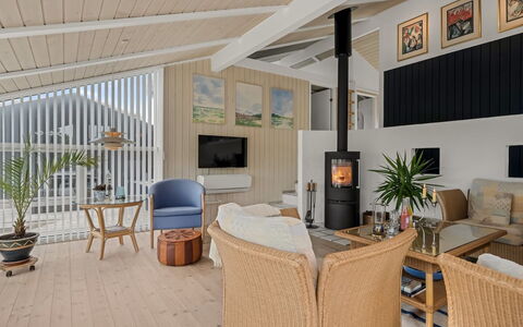 Hrefna - 500M from the Sea: Design Intérieur, Bois, Sol, Meubles, Plafond, Sol, Salon, Chaise, Domicile, Éclairage