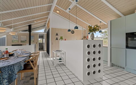 Hrefna - 500M from the Sea: Sol, Design Intérieur, Sol, Plafond, Cuisine, Luminaire, Comptoir, Matériau Naturel, Chaise, Ombre