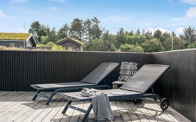Egil - 1.5Km from the Sea