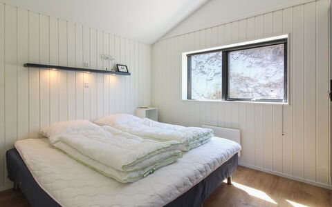 Kristiina - 500M from the Sea: Chambre, Lit, Bois, Drap De Lit, Literie, Cadre De Lit, Plafond, Linge, Pièce, Matelas