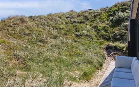Kristiina - 500M from the Sea: Maison, Domicile, Toit, Chalet, Biens, Aménagement Paysager, Batiments Jardin, Siding, Ferme