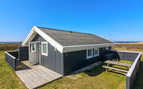 Minka - 58M from the Sea: Toit, Chalet, Domicile, Ombre, Siding, Ferme, Porche, Structure En Plein Air, Batiments Jardin