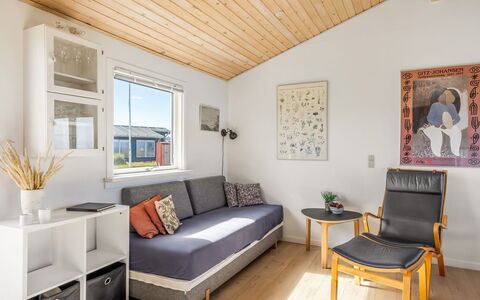 Nikoletta - 50M from the Sea: Bois, Meubles, Sol, Sol, Domicile, Design Intérieur, Salon, Canapé, Appartement