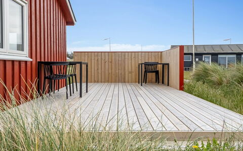 Nikoletta - 50M from the Sea: Meubles, Mobilier De Jardin, Vaisselle, Table, Drinkware, Chaise, Tableau De Plein Air, Aliments, Bouteille