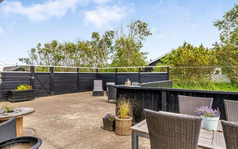 Apelone - 800M from the Sea: Meubles, Design Intérieur, Sol, Bois, Sol, Plafond, Parquet, Chaise, Table, Éclairage