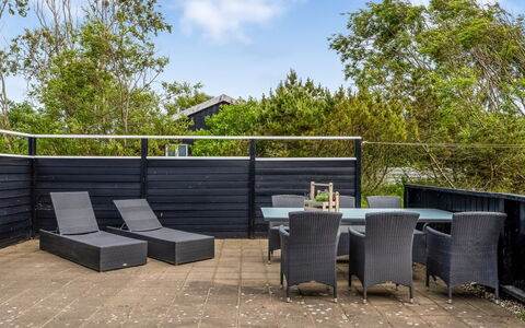 Apelone - 800M from the Sea: Meubles, Design Intérieur, Sol, Bois, Sol, Plafond, Parquet, Chaise, Table, Éclairage
