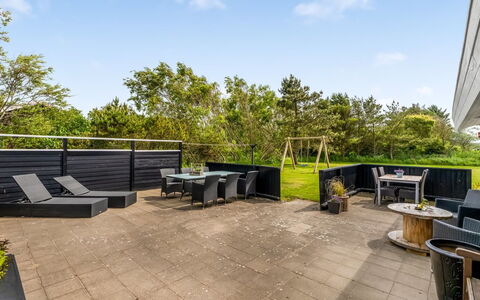 Apelone - 800M from the Sea: Meubles, Design Intérieur, Sol, Bois, Sol, Plafond, Parquet, Chaise, Table, Éclairage