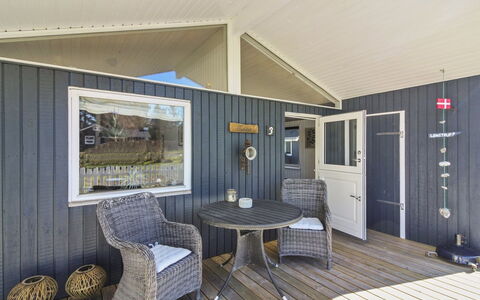 Fridhild - 875M from the Sea: Meubles, Design Intérieur, Sol, Bois, Sol, Plafond, Parquet, Chaise, Table, Éclairage