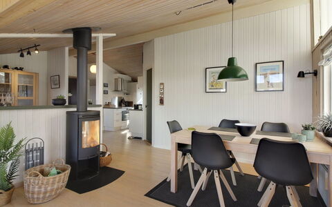 Fridhild - 875M from the Sea: Bois, Design Intérieur, Plafond, Sol, Meubles, Sol, Luminaire, Domicile, Pièce, Salon