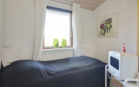 Fridhild - 875M from the Sea: Bois, Sol, Sol, Chambre, Design Intérieur, Lit, Meubles, Pièce, Plafond, Drap De Lit