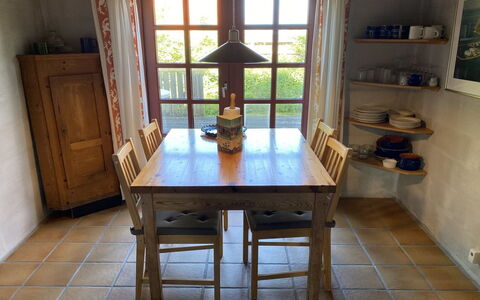 Henke - 100M from the Sea: Meubles, Chaise, Sol, Salle À Manger, Table, Sol, Design Intérieur, Table Cuisine Et Salle A Manger, Bois, Pièce