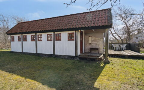 Henke - 100M from the Sea: Bois, Toit, Chalet, Dur, Cabanon, Tache De Bois, Siding, Batiments Jardin, Planche, Cour
