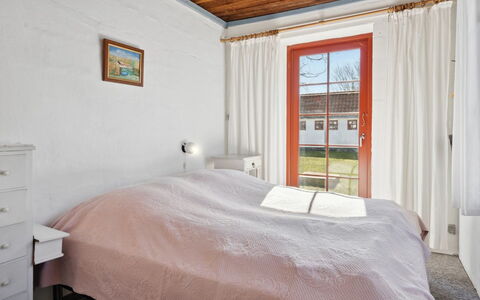 Natalija - 100M from the Sea: Lit, Chambre, Mur, Drap De Lit, Bois, Literie, Sol, Plafond, Design Intérieur, Cadre De Lit