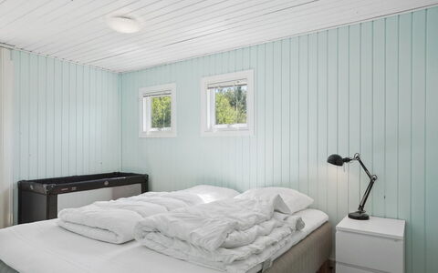 Adser - 600M from the Sea: Bois, Chambre, Sol, Design Intérieur, Sol, Plafond, Lit, Drap De Lit, Literie, Cadre De Lit