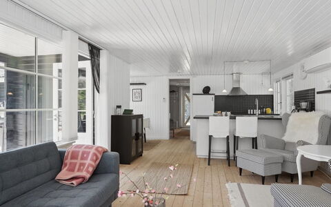 Adser - 600M from the Sea: Meubles, Sol, Design Intérieur, Bois, Sol, Plafond, Canapé, Salon, Parquet, Domicile