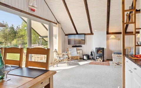 Irlin - 600M from the Sea: Design Intérieur, Plafond, Sol, Bois, Meubles, Sol, Pièce, Chaise, Salon, Canapé