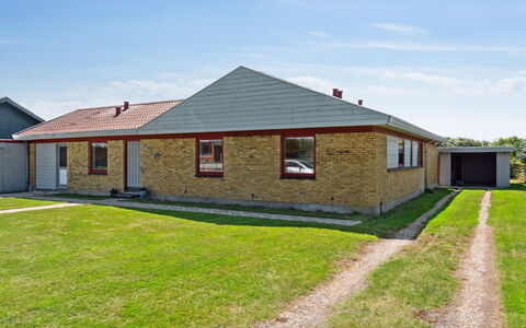 Ingward - 750M from the Sea: Maison, Domicile, Toit, Chalet, Biens, Aménagement Paysager, Batiments Jardin, Siding, Ferme