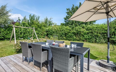 Asko - 350M from the Sea: Meubles, Design Intérieur, Sol, Bois, Sol, Plafond, Parquet, Chaise, Table, Éclairage