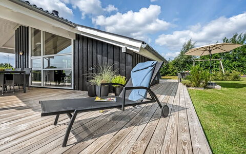 Asko - 350M from the Sea: Meubles, Design Intérieur, Sol, Bois, Sol, Plafond, Parquet, Chaise, Table, Éclairage