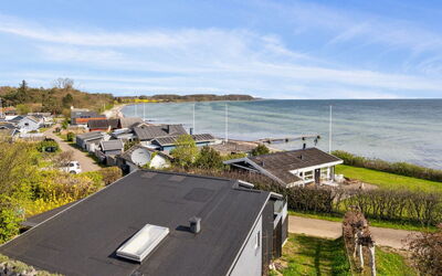 Steen - 30M from the Sea