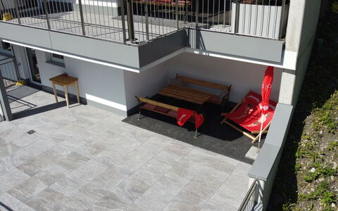 Hippach 500: Bâtiment, Plante, Escaliers, Design Urbain, Mobilier De Jardin, Maison, Condominium, Sol, Porche, Composite